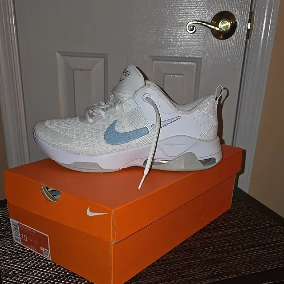Nike White and Blue Women's Sneakers - Picture 3 of 5